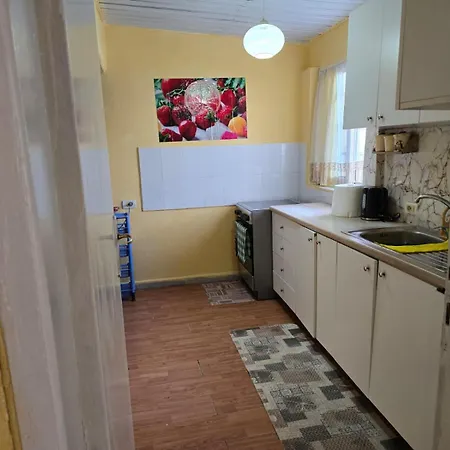 Semesterbostad People House *