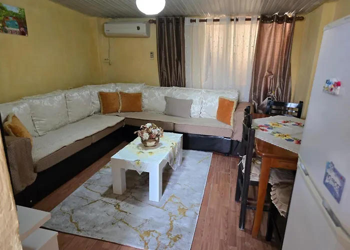 Сasa de vacaciones People House Tirana